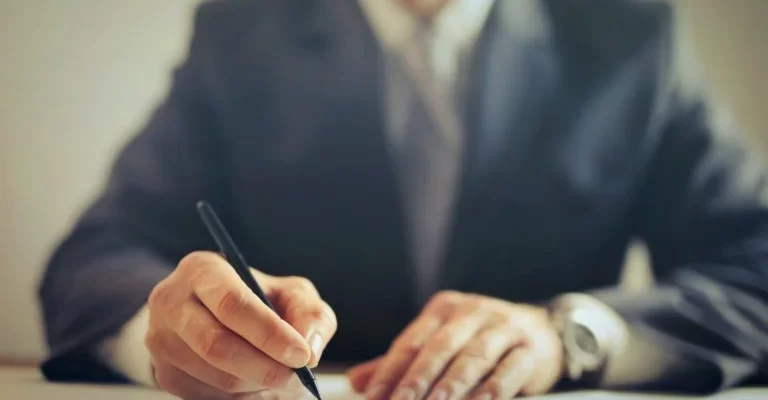 Why Lawyers Should Hire a Personal Injury Investigator